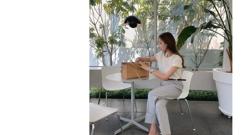 广州住家保姆与白班保姆：价格差异背后的考量
